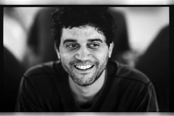 Lirinha é a pricipal atração da noite de sábado (Foto: Caroline Bittencourt- divulgação)