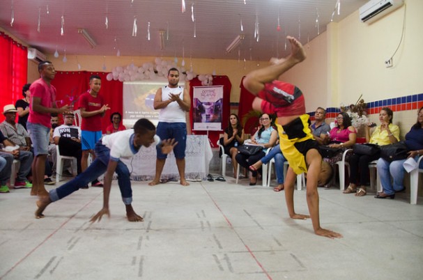 Apresentação de capoeira de estudantes de Goiana