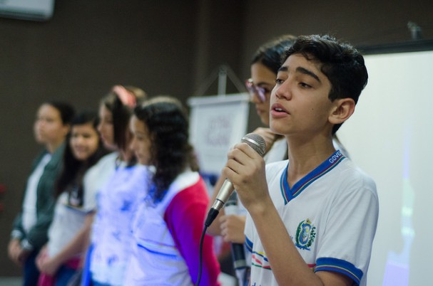 Coral da escola ETE Maria Eduarda Ramos de Barro