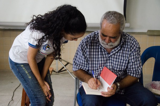 Urariano Mota sorteou um livro autografado da sua obra " A  Mais Longa Geração da Juventude"