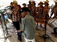 Emocionado, Paulo Faustino assistiu à apresentação em sua homenagem (Foto: Ricardo Moura)