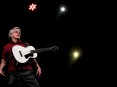 Caetano foi performático do início ao fim (Foto: Pri Buhr)