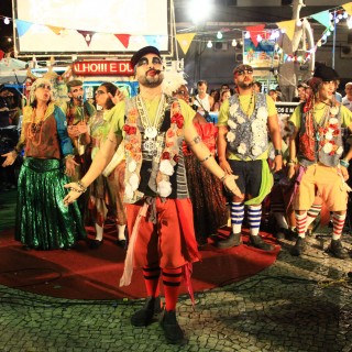 Teatro de rua inspirado no Ave Sangria chega ao Recife
