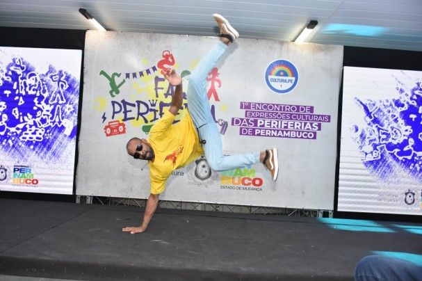 Apresentação de hip hop no 1º Fala Periferia!, em Serra Talhada