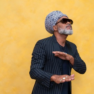 Ave Sangria, Paulo Miklos e Carlinhos Brown agitam o FIG