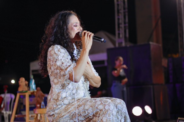 Cantora Fabiana Santiago