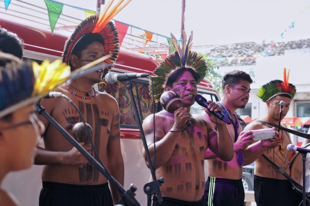 Grupo Flishimayá Fulni-ô de Águas Belas durante o Festival Pernambuco Meu País, em Buíque - Imagens: Afrorec