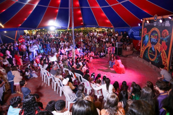 Palhaça Guadalupe no Festival Pernambuco Meu País, no município de Buíque. Imagem: Eduardo Cunha / Fundarpe/Secult-PE