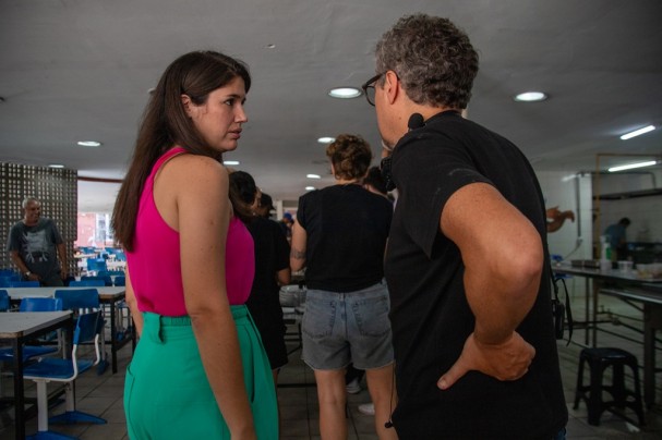 Cacau de Paula e Kléber Mendonça nas filmagens de O agente secreto - foto Felipe Bessa-Secult-PE