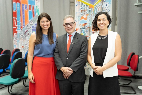 Cacau de Paula, Serge Gas e a secretária executiva da SAESPRI, Rayane Aguiar