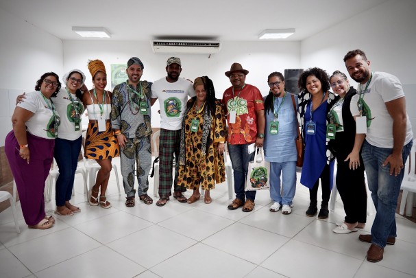No período da tarde, a construção colaborativa ganhou força com a formação dos Grupos de Trabalho (GTs), organizados em salas temáticas que reuniram uma ampla diversidade de frentes culturais. 