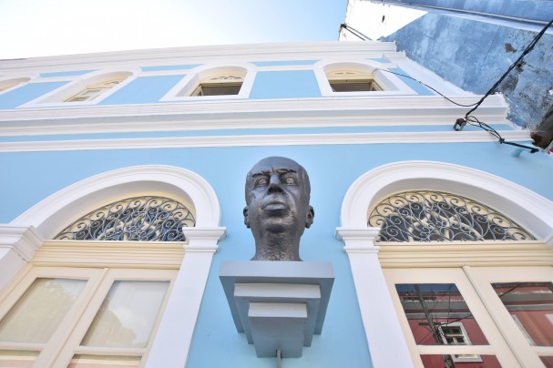 Espaço funciona em casa que foi da família de Manuel Bandeira